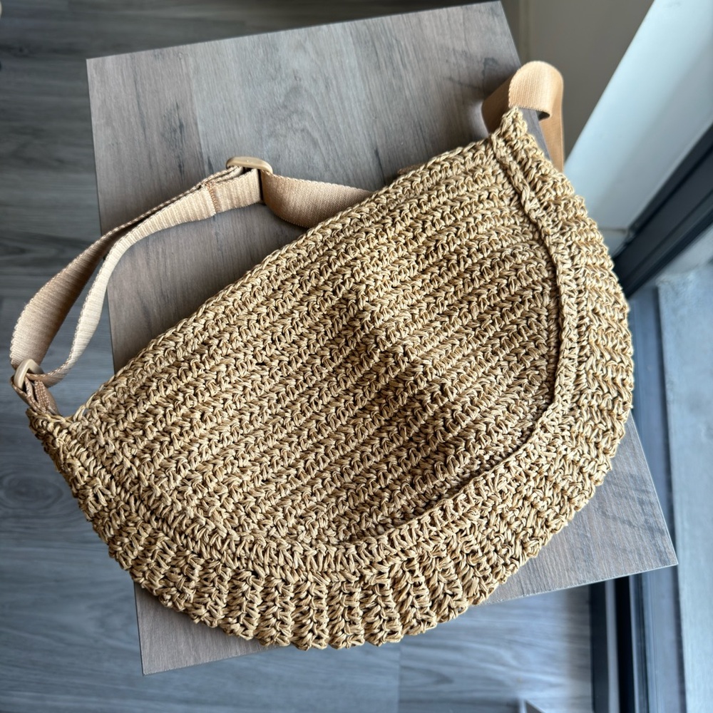 Uniqlo Round Mini Crochet Bag